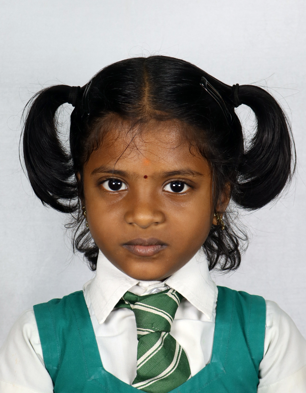 DHARSHIKA R