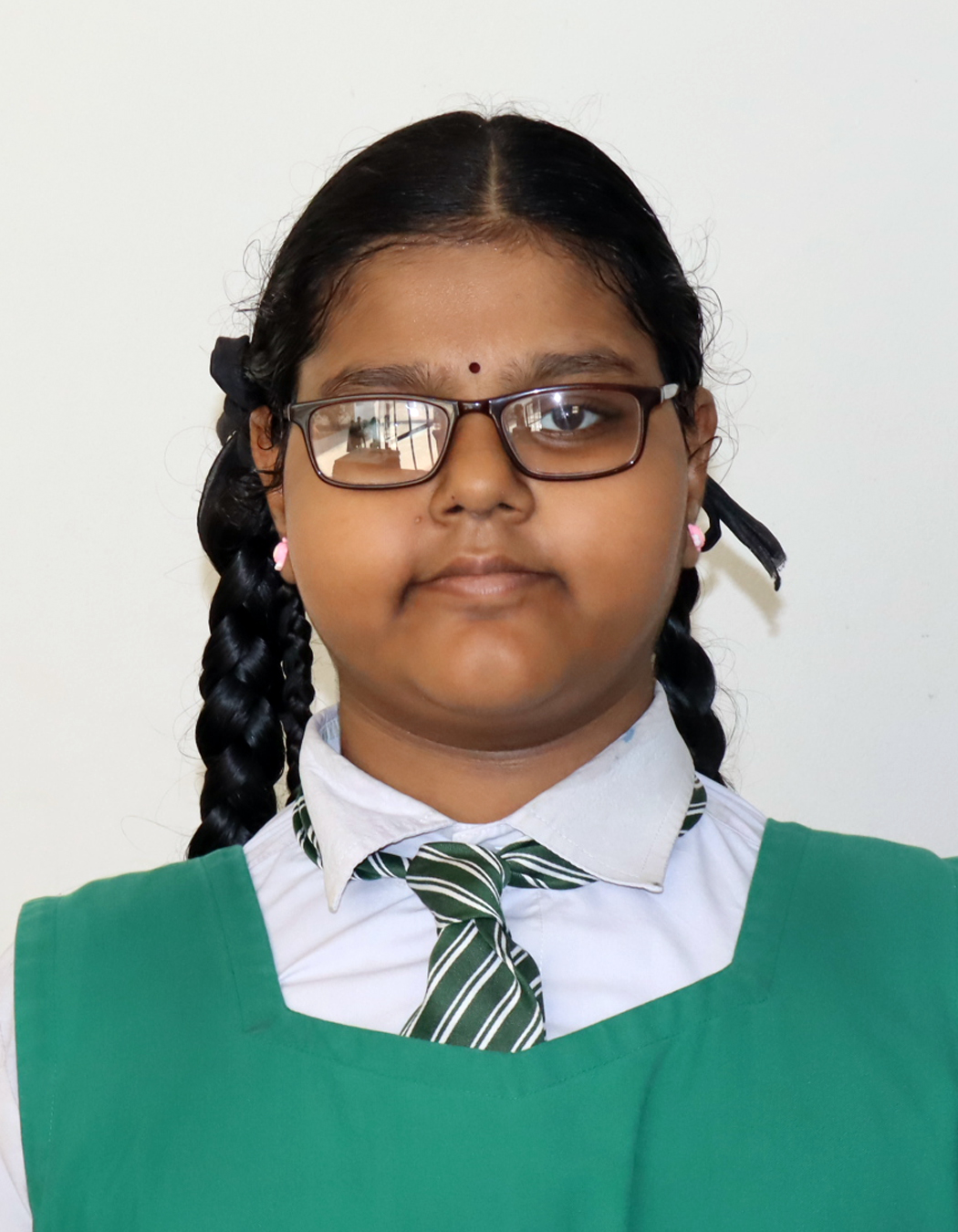 DHARSHNI T U