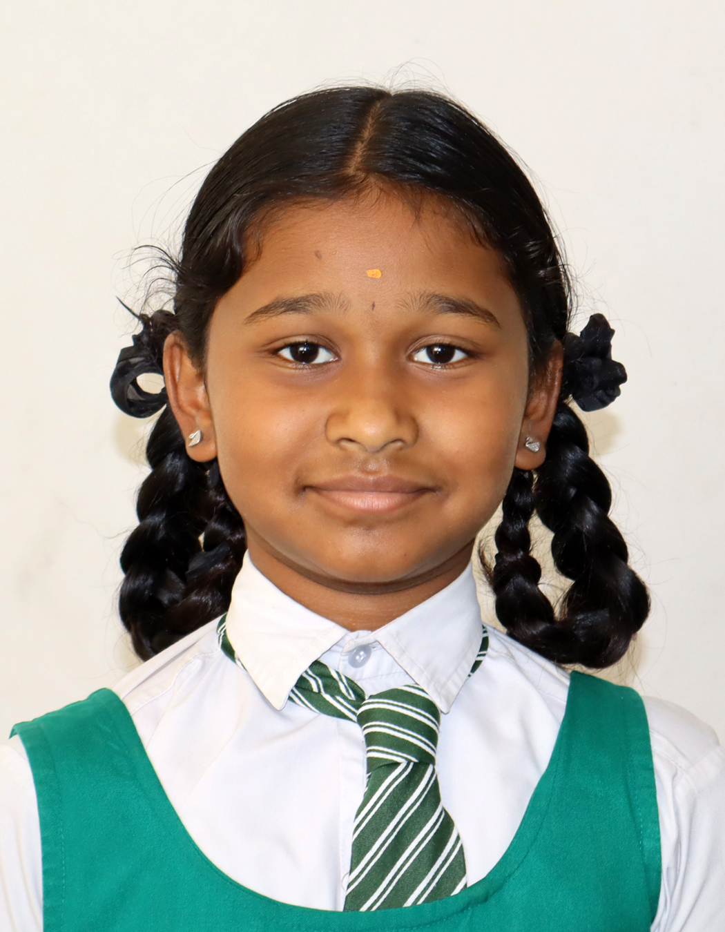 YAZHINI.R
