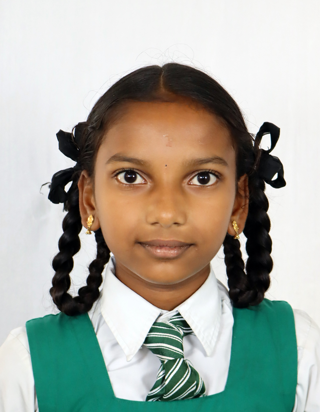 YAZHINI MEHAVARTHINI D