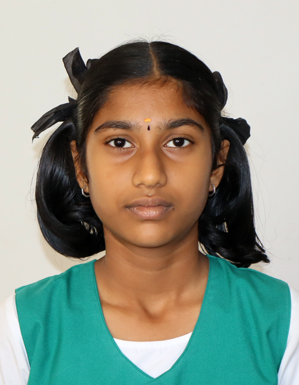 YAZHINI S R